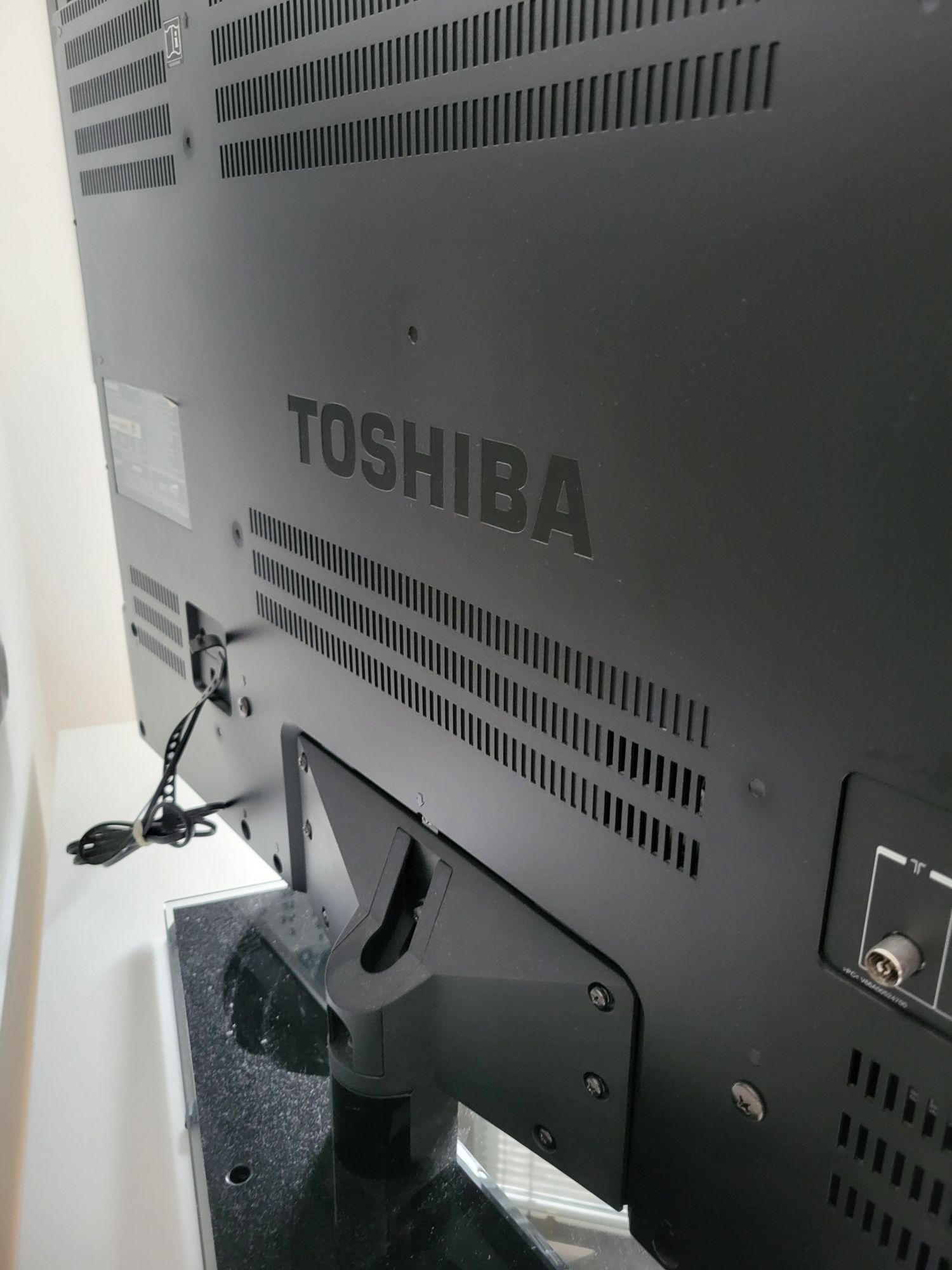 Телевизор Toshiba 42 инча