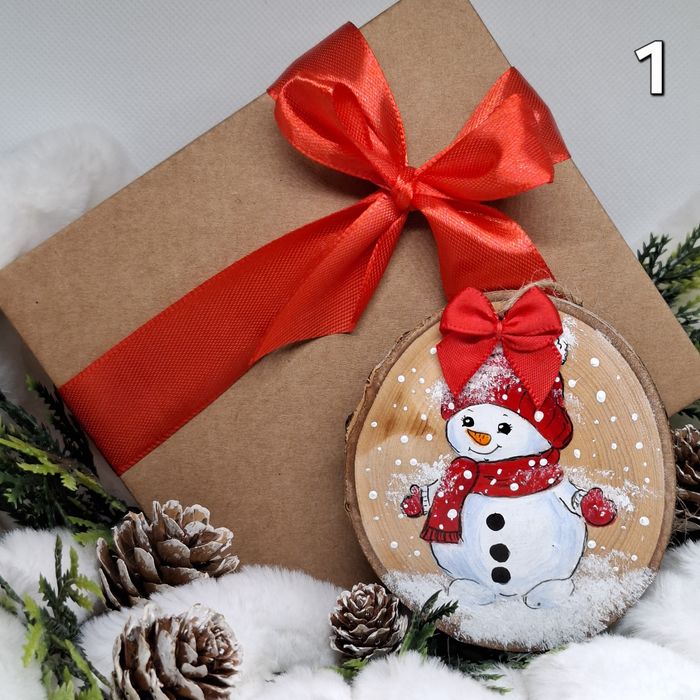 Коледни рисувани играчки