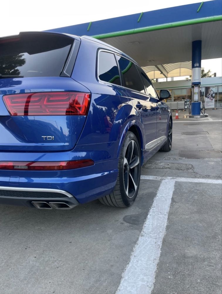 Audi SQ7 - 4.0* V8T* PANO* 6+ 1* B&O* 435 h.p