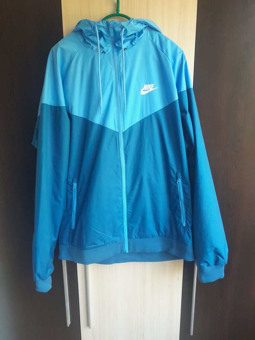 Нов оригинален суитчър NIKE