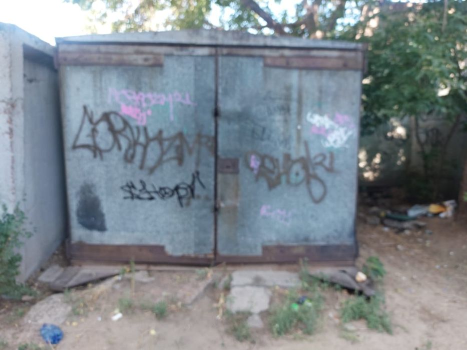 Продам основа металл внутри деревянный оббитый снаружи металломгараж,