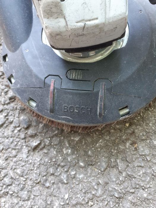 Машина за шлайфане на бетон,замаска и др Bosch 1700вата