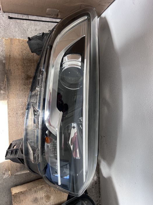 Bara fata spate, far LEad stg dr Renault Kadjar 2015