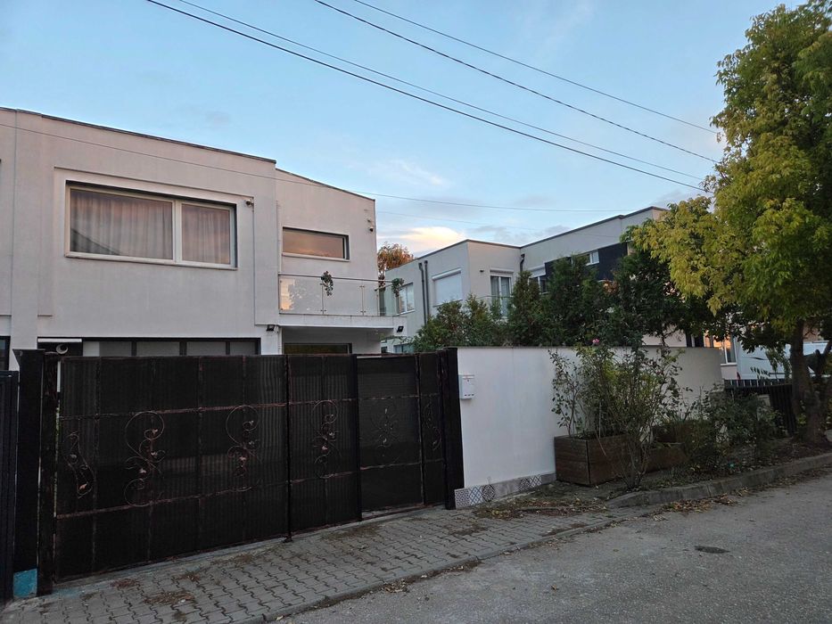 Casă P+1, Strada Paris, Tunari, de închiriat!