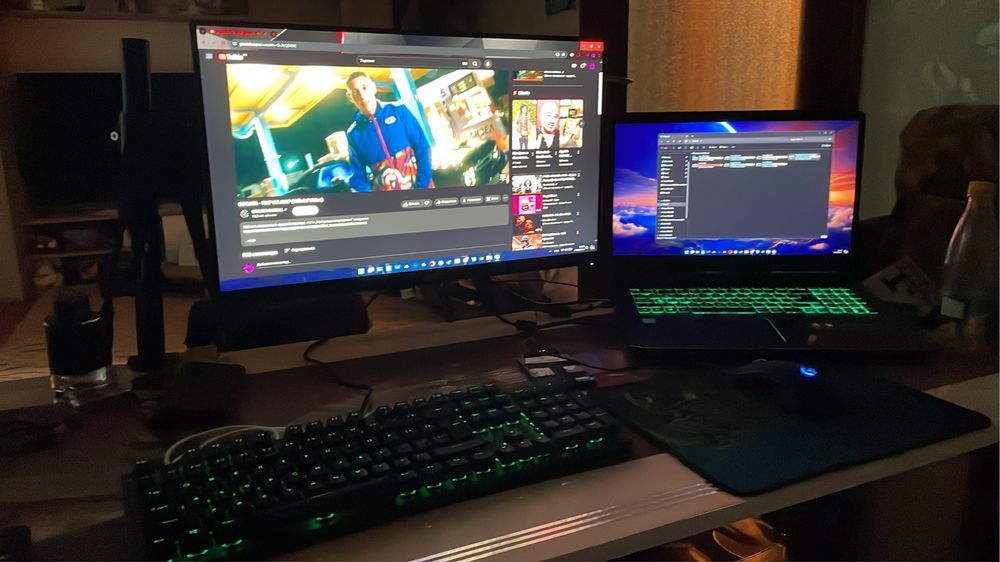 Acer Predator Helios 300 с монитор Acer Nitro XV240Y M3