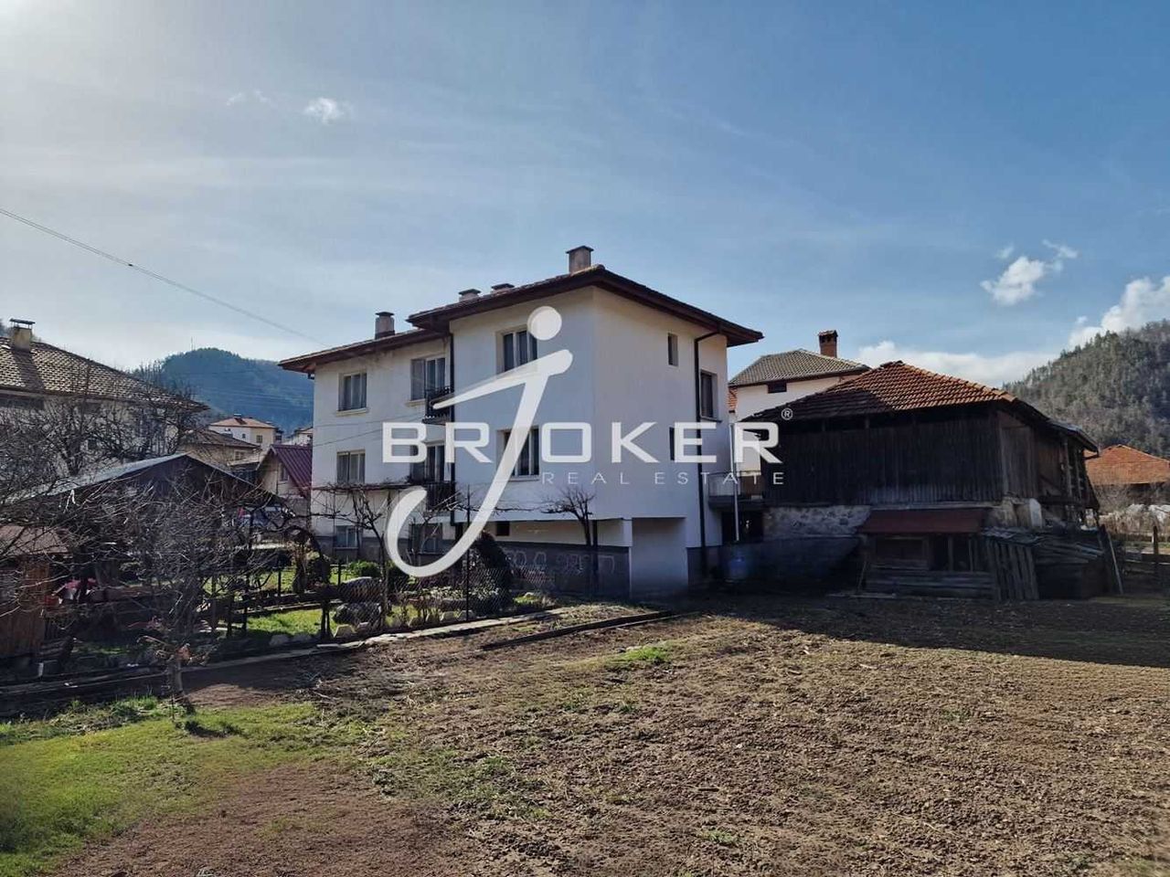 Продава се Къща в с. Смилян, Област Смолян - 309 кв.м за 389 €/кв.м - Снимка #10