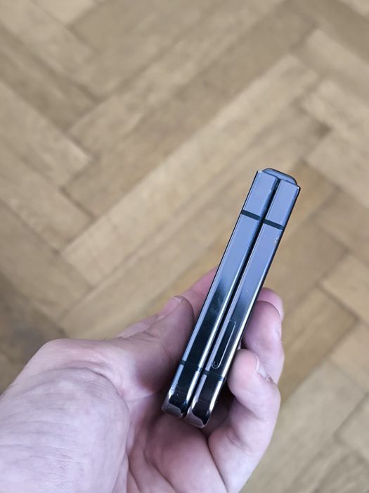 Samsung Galaxy flip 5