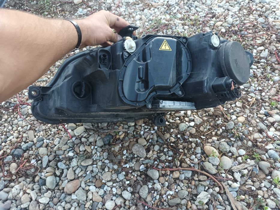 десен фар оборудван ксенон за сеат алтеа леон 09 - 15 SEAT ALTEA LEON