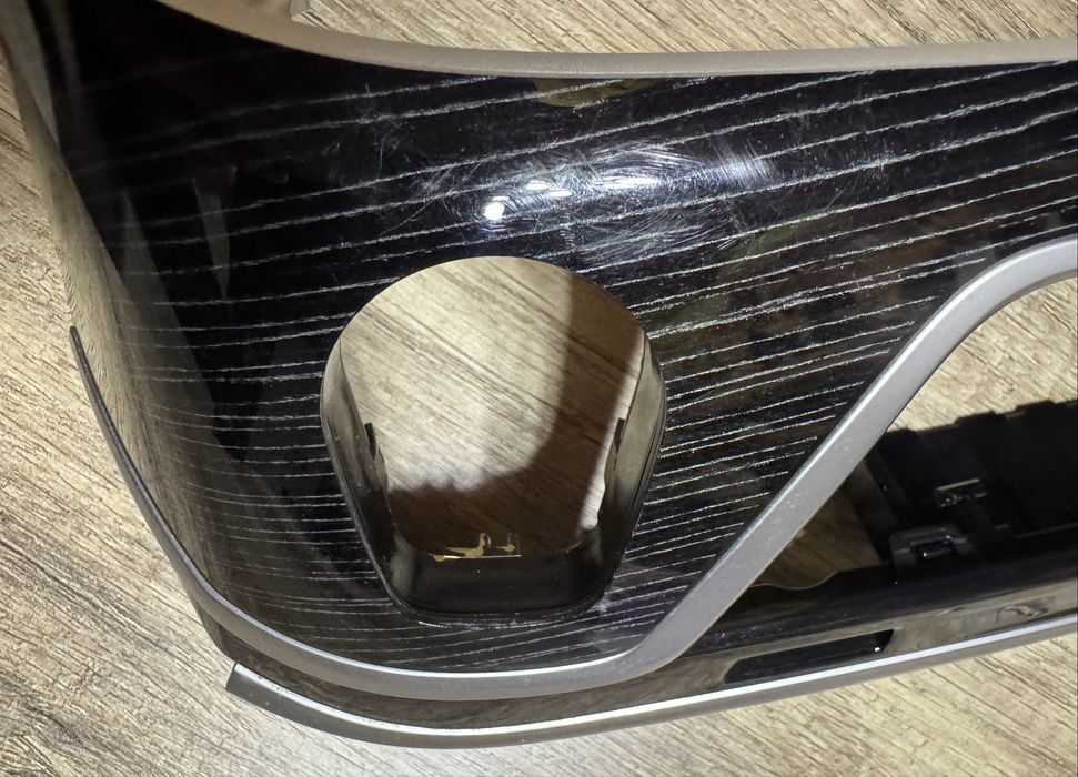 Trim (ornament plansa bord) negru BMW 7 G11 G12