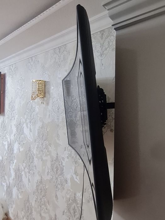 Изогнутый телевизор Samsung 49 model UE49MU63O0U