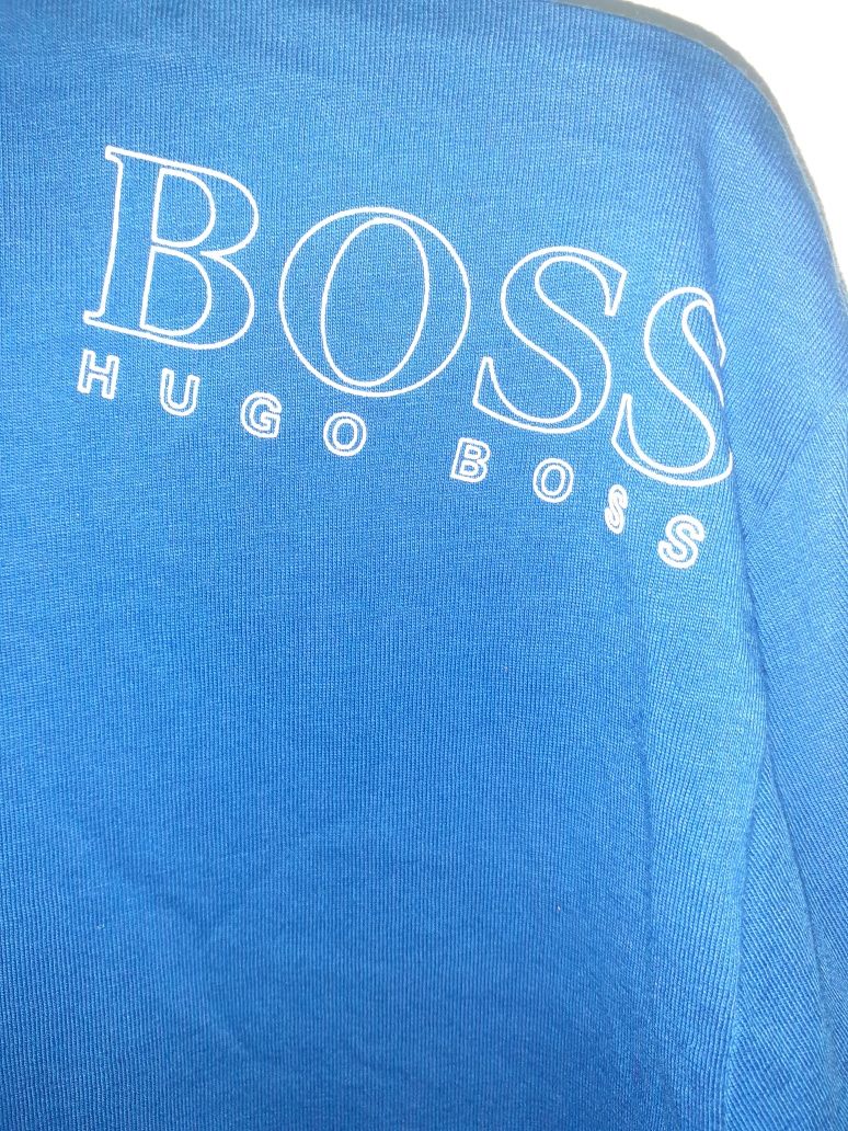Bluza marca Hugo boss mărime M culoare albastru