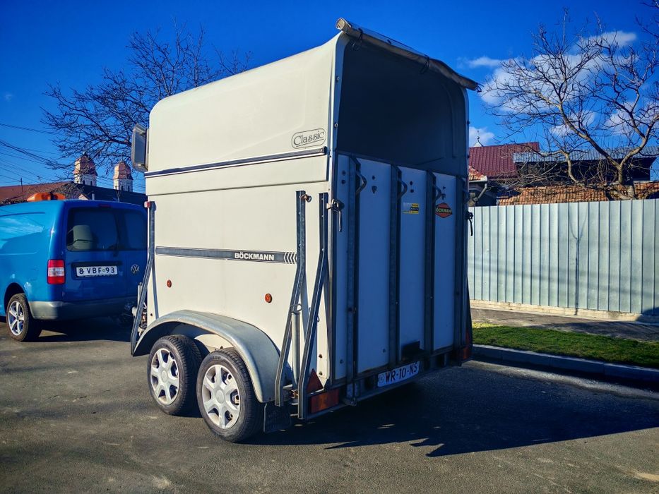 Remorcă transport animale / cai