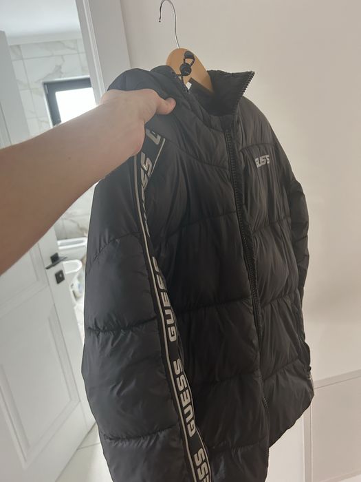 Geaca guess,marimea m