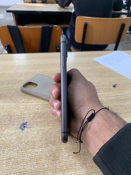 Vant Iphone 11,64 gb