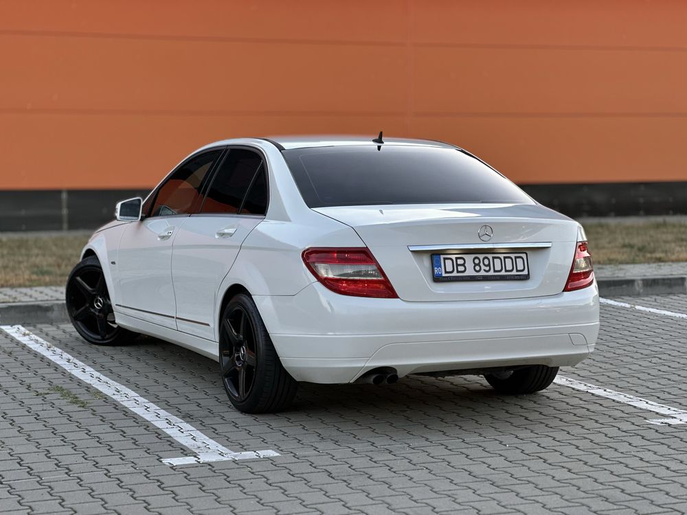 Mercedes-Benz C 220 CDI 170 CP BlueEfficiency W204 2010 - Proprietar