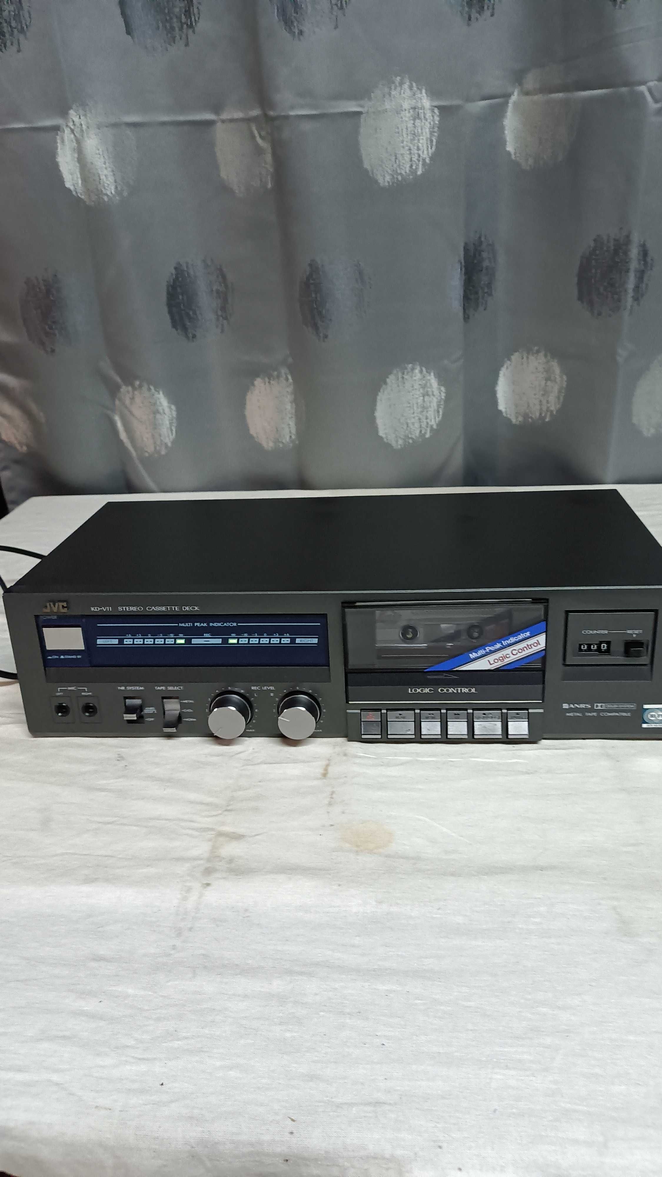 JVC KD V11 stereo cassette deck retro
