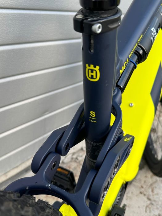 Bicicleta  electrica full-suspension S