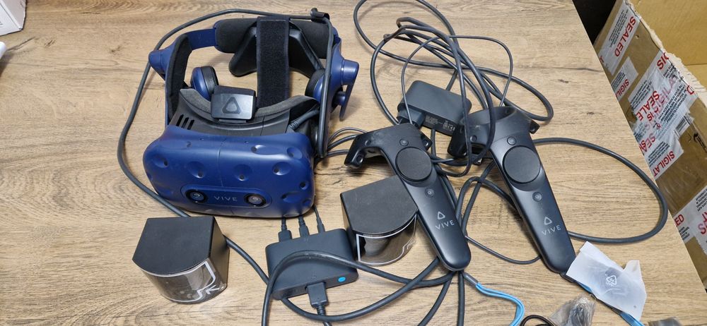 Pachet 3 Kit-urit ochelari realitate virtuala Vive.