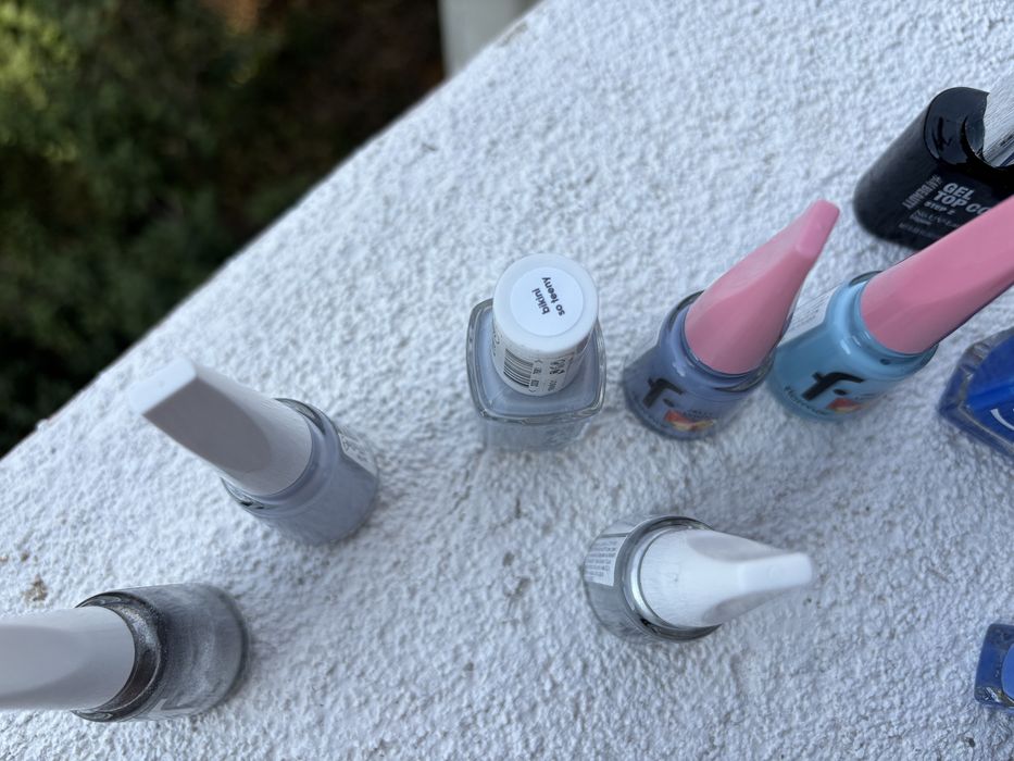 Лот 17 лака за нокти - лакове OPI Flormar Essie