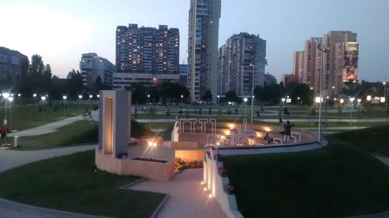 Многостаен мезонет, Руски Паметник на парк Възраждане