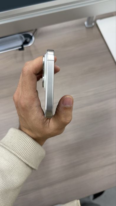 Iphone 15 pro max 256 gb white