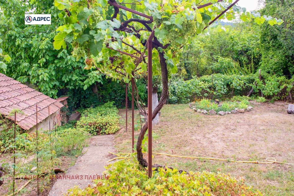 Къща в Враца, област-с.Типченица площ 194 цена 35000