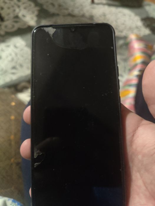 Продам Vivo v21e 8/128