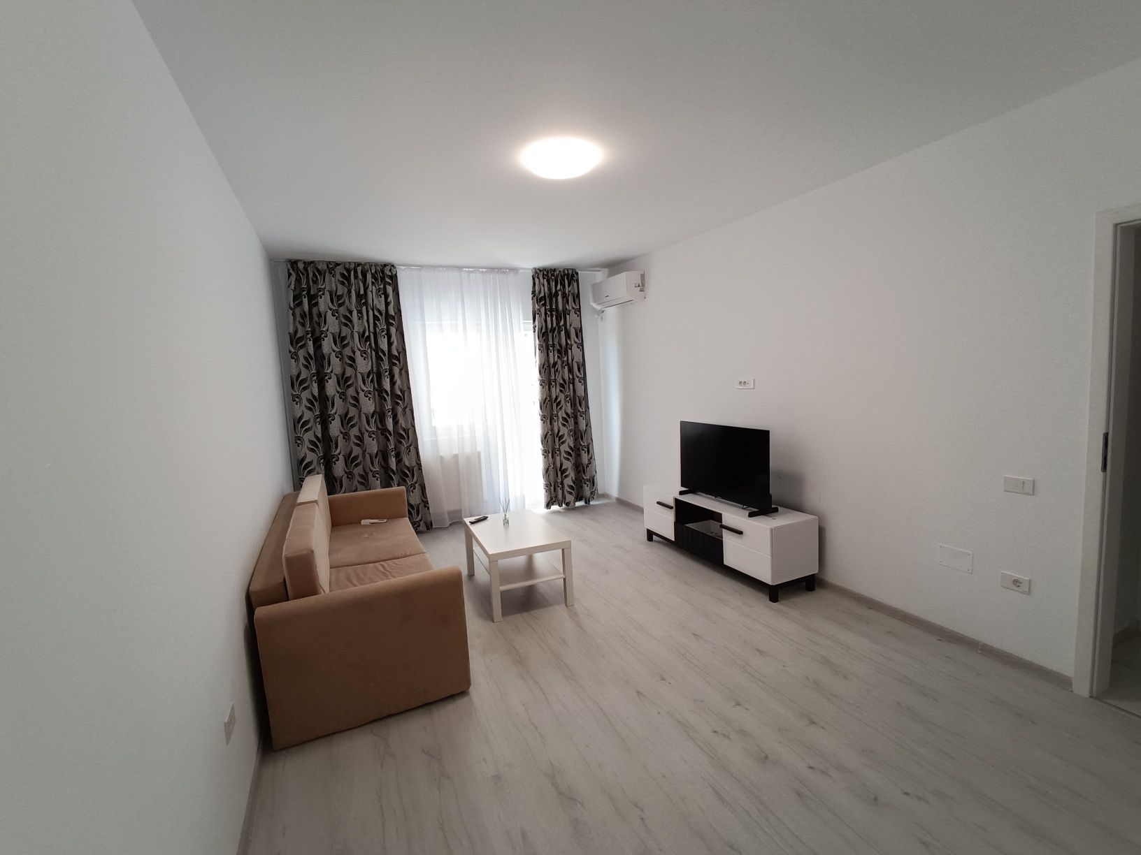 Apartament 2 camere, mobila, utilat, cu parcare, prima inchiriere