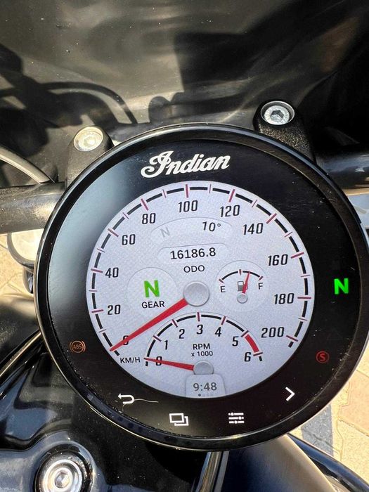 INDIAN  Chief Dark Horse moto