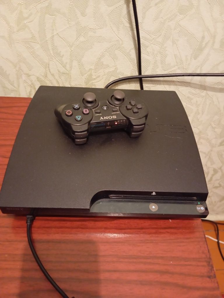 Продам PS3 в хорошем состоянии