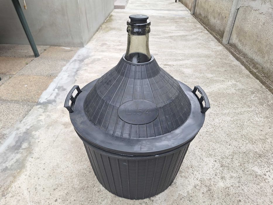 Vand Balon de Sticla de 54 litri, Folosit putin In Stare Foarte Buna