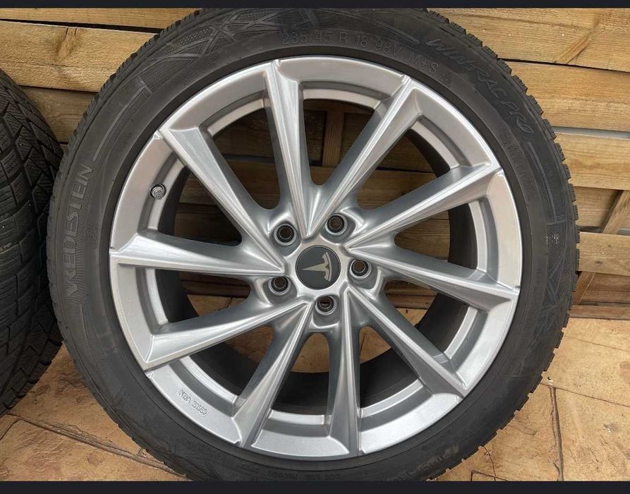 Jante Tesla Model 3 Sport 18 + Anvelope Iarna Vredestein Wintrac Pro