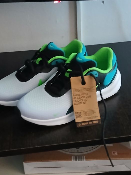 Adidasi nike sport