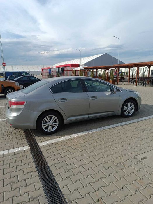 Toyota Avensis 2012