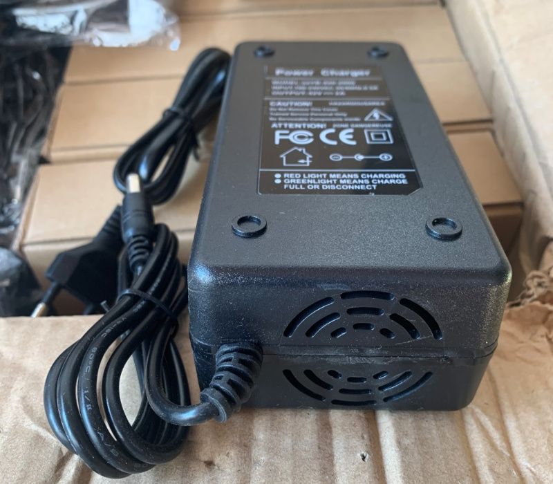 Incarcator profesional 42V-2A, mufa 5,5x2,1  trotinete si scutere