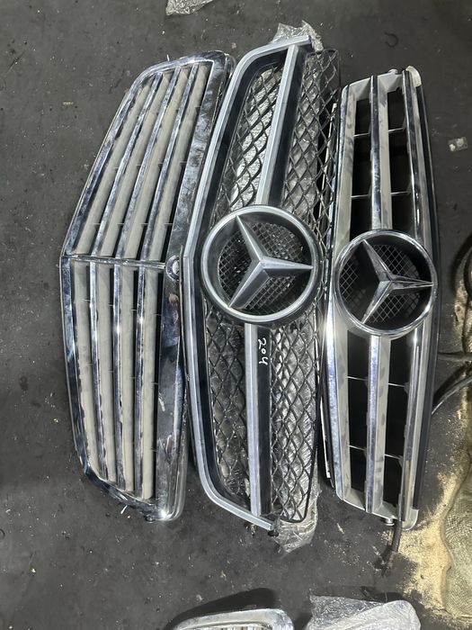 W204 C class решетка радиатор рестайлинг и до рест авторазбор бу