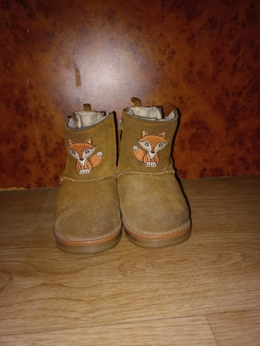 Продам детскую обувь