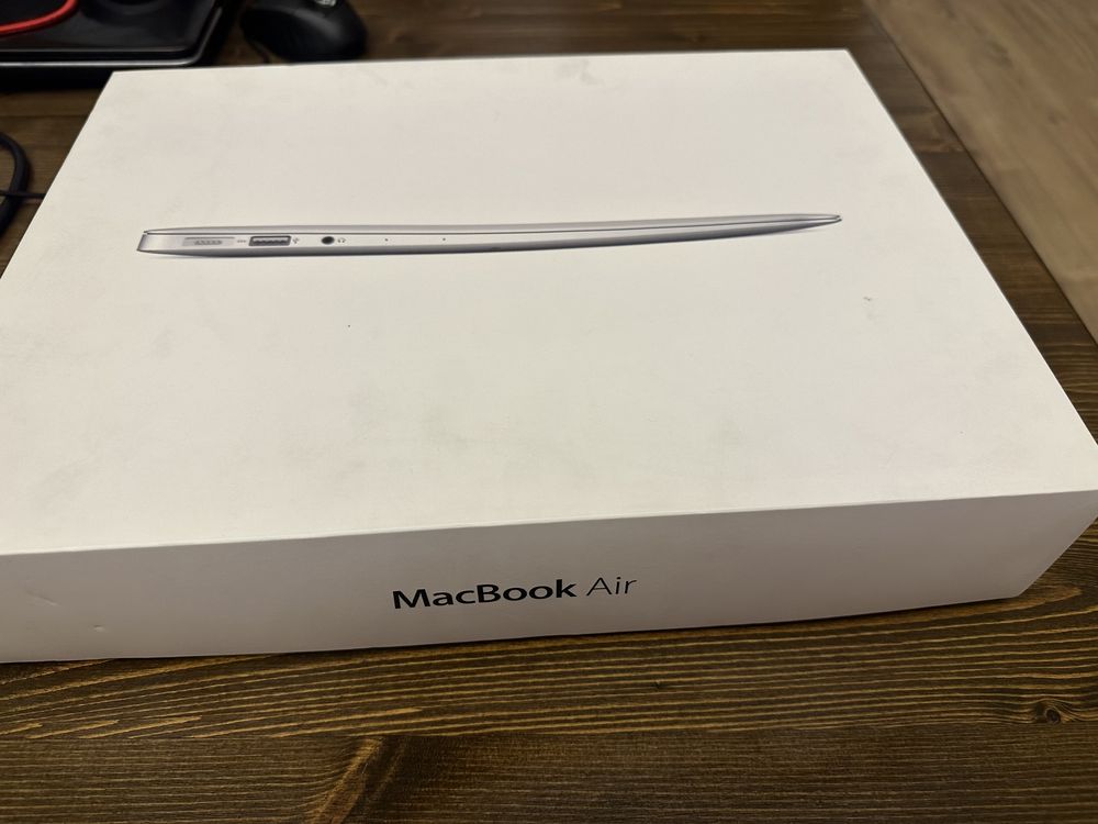 Ноутбук Macbook air 13 mid 2013
