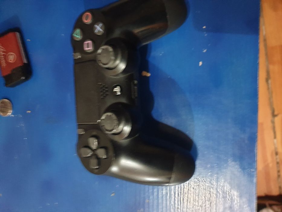 Vand jocuri ps4 cu un controler