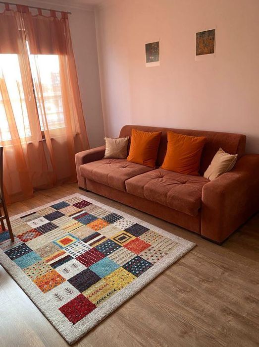 Дава се под наем Двустаен апартамент в Бургас, Център - 60 кв.м за 510 € - Снимка #2