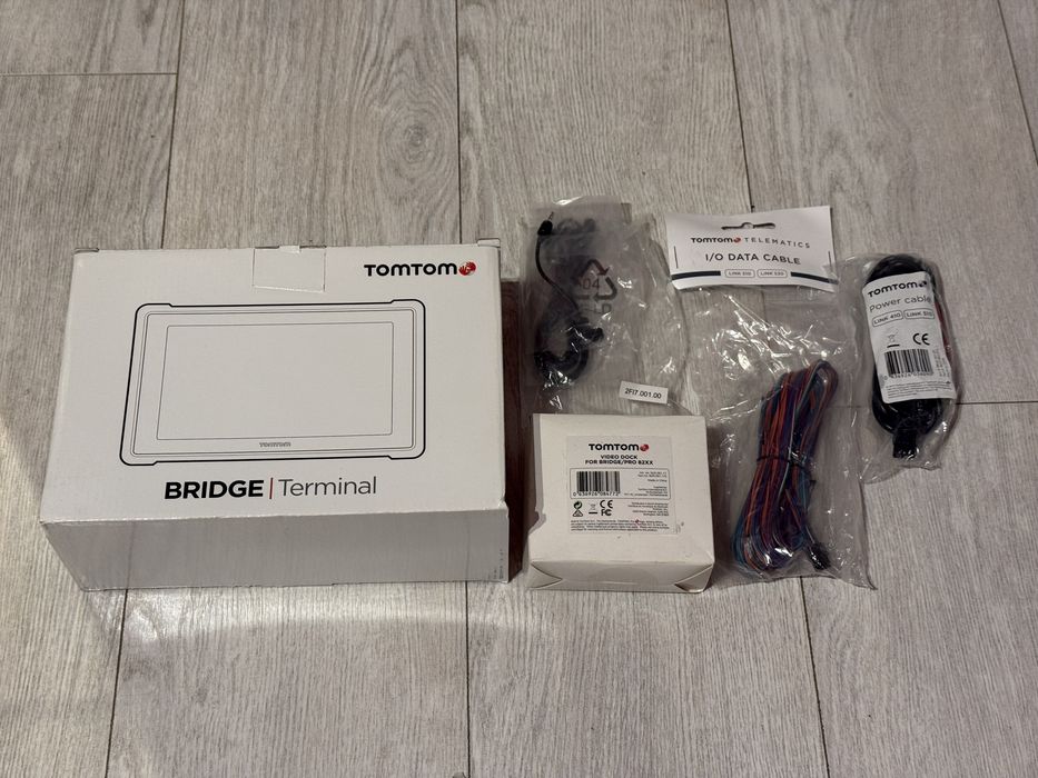 TomTom Profesional 8275 Camion/Autocar/Rulota + accesorii - nou