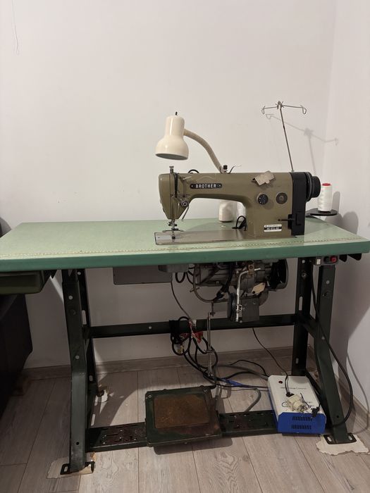 Masina de cusut industriala Brother