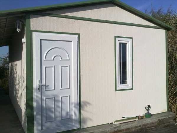Casa modulara si garaje auto din structura metalica si panou sandwich