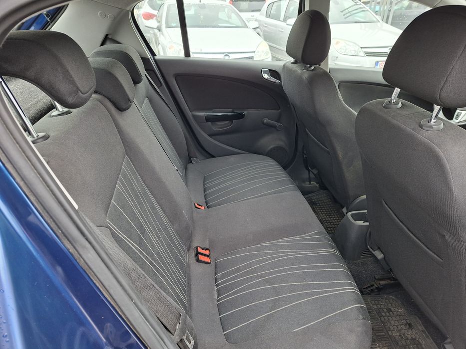 Opel corsa d. 1.2 benzina. 2009. 162400km .