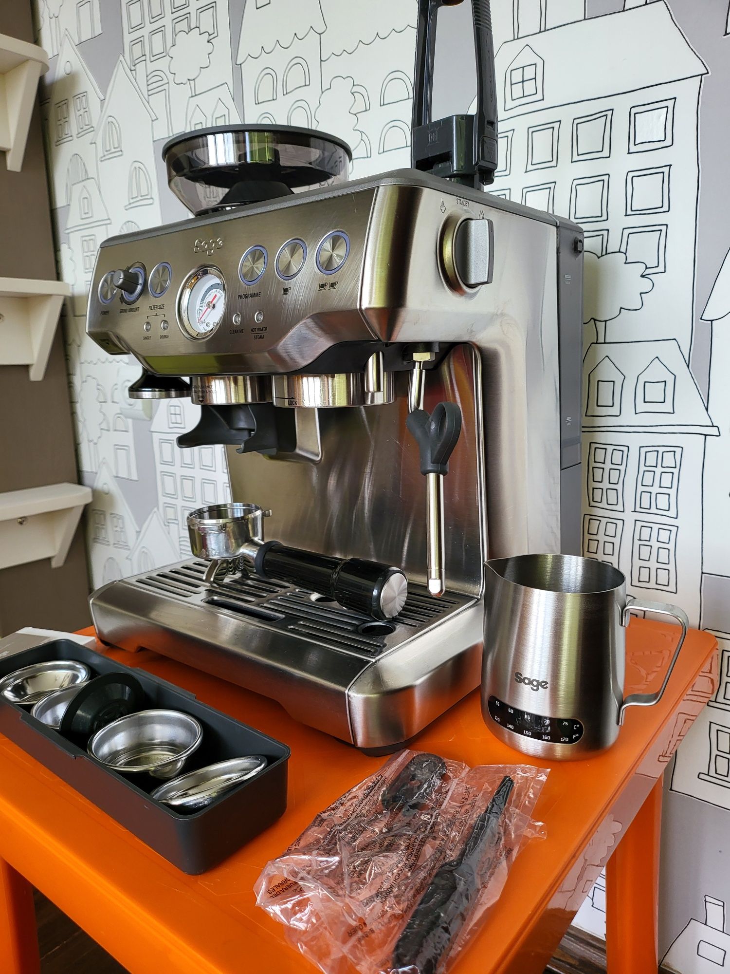 Еспресо машина SAGE Barista Express Кафемашина с кафемелачка