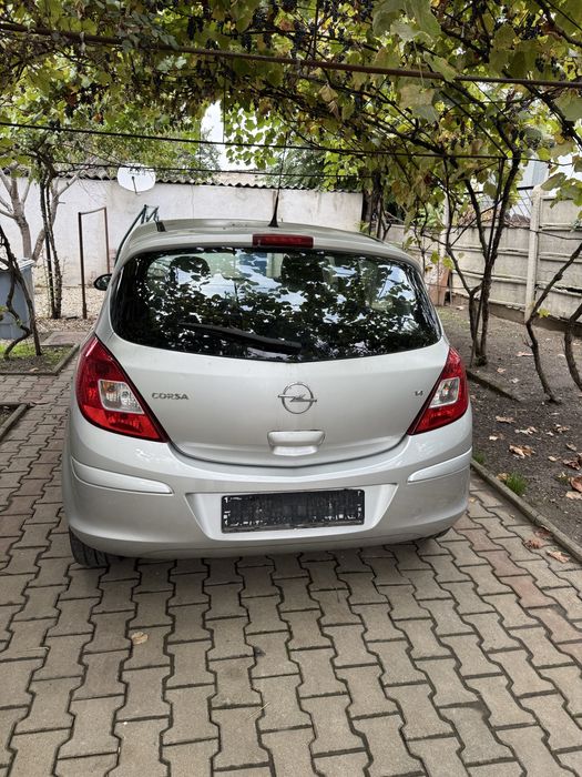 Opel corsa D 1.4 90 cp 2007