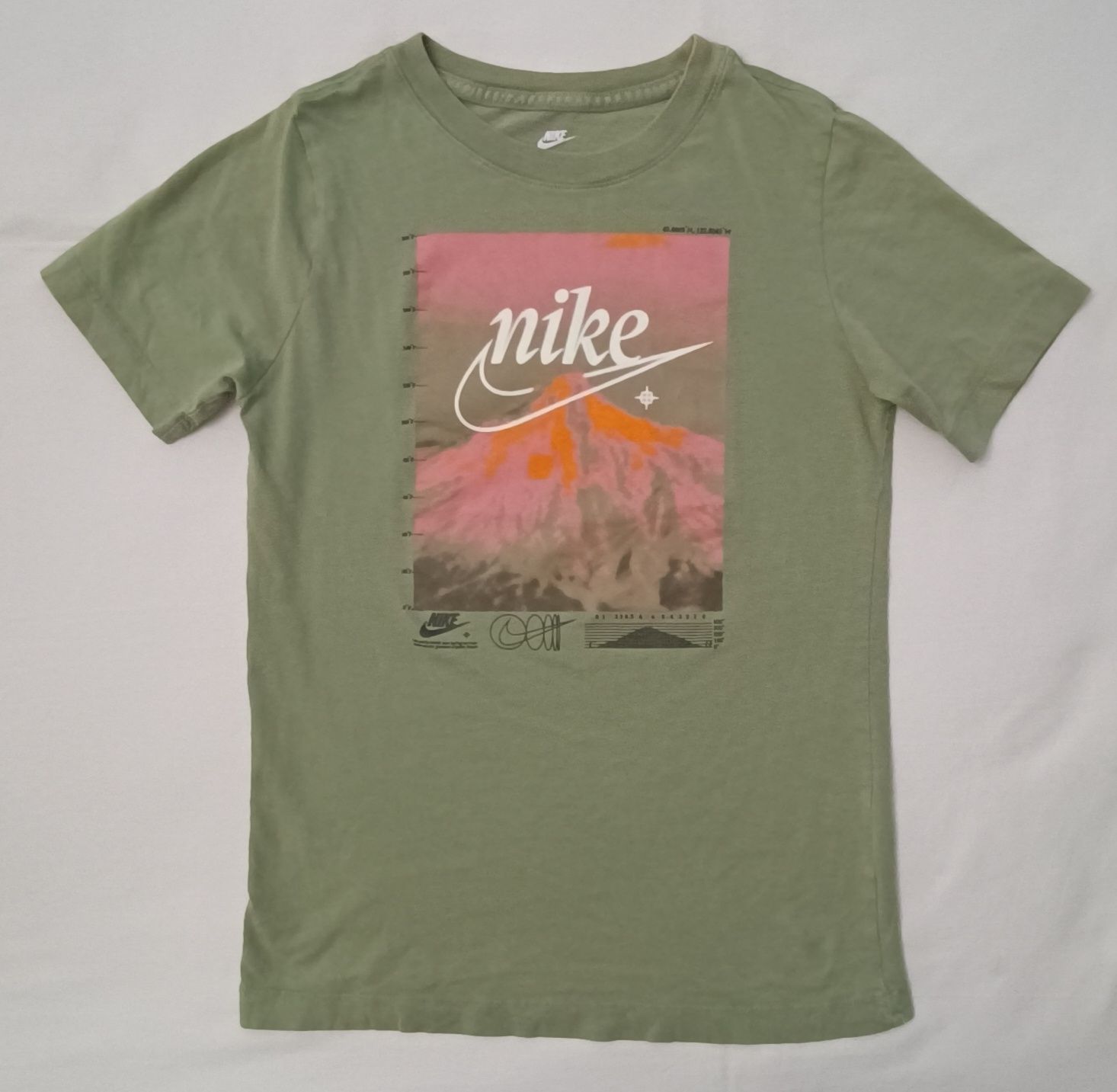 Nike Sportswear Tee оригинална тениска ръст 137-147см Найк фланелка