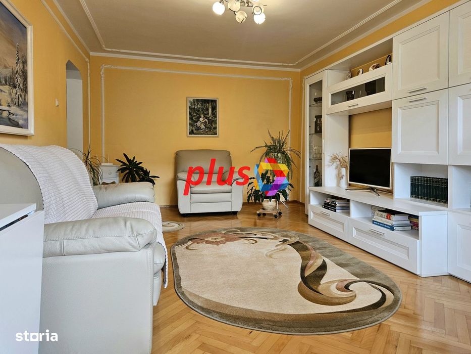 Apartament cu patru camere, zona Calea Bucuresti - Judetean 100 MP