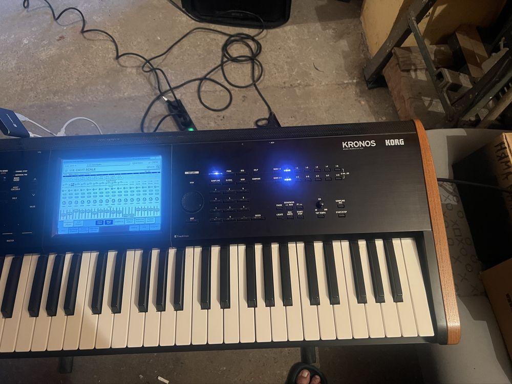 KORG KRONOS-2  Perfekten