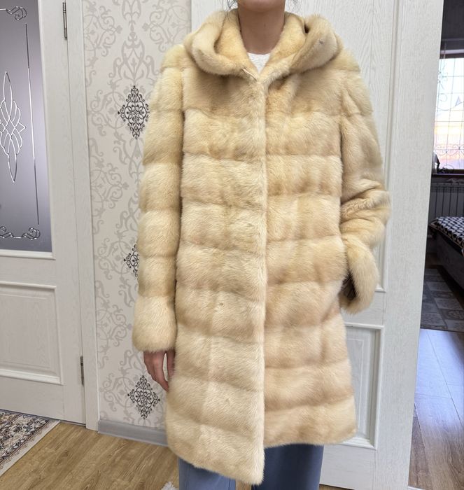 Норковая шуба в молочном цвете